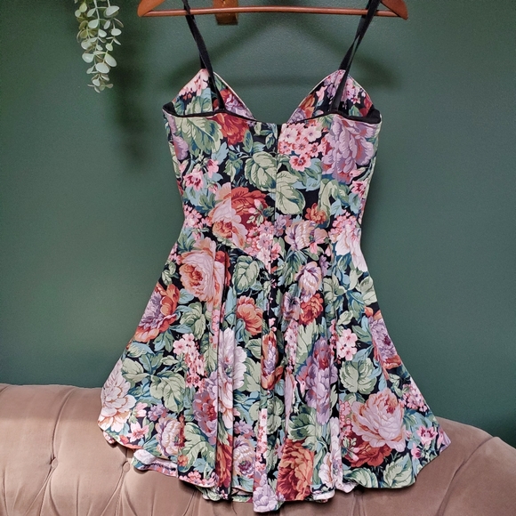 ⭐2x Host Pick⭐ Vintage | Floral Party Dress - Picture 2 of 7